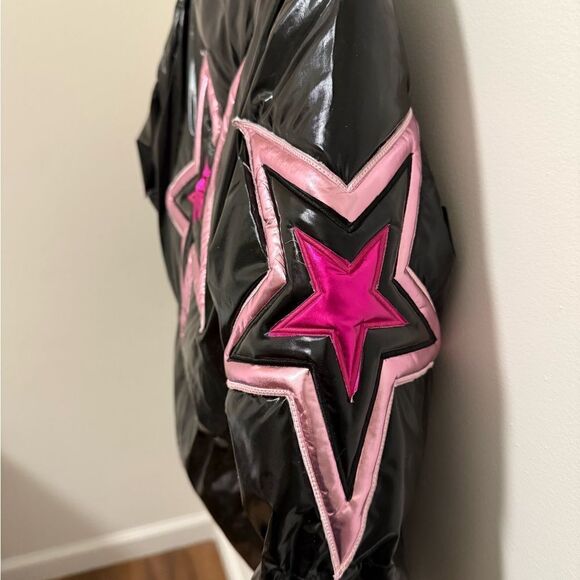 NWOT Fantastic Fawn Metallic Star Women's Shiny Black Puffer Jacket. Size Small - Picture 4 of 7